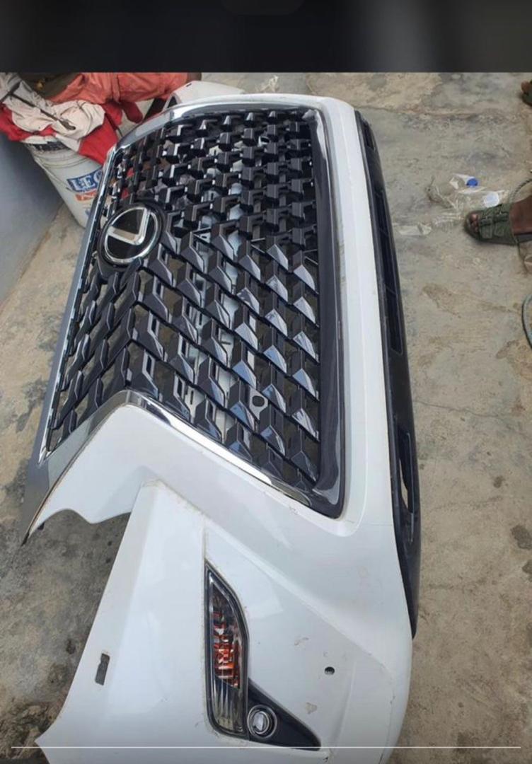 Lexus GX460 Front Grille (2014–2019)