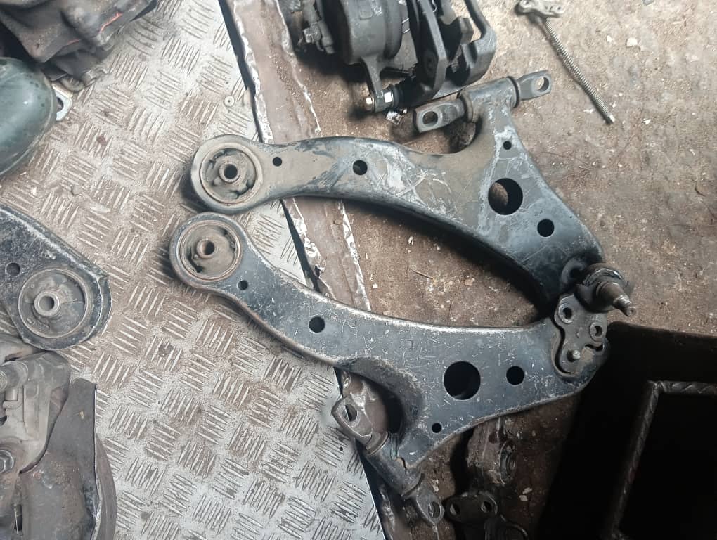 Front Lower Control Arm for Camry