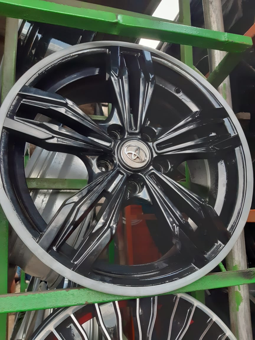 17R Alloy Wheel Rim for Corolla — Gloss Black with Machined Lip